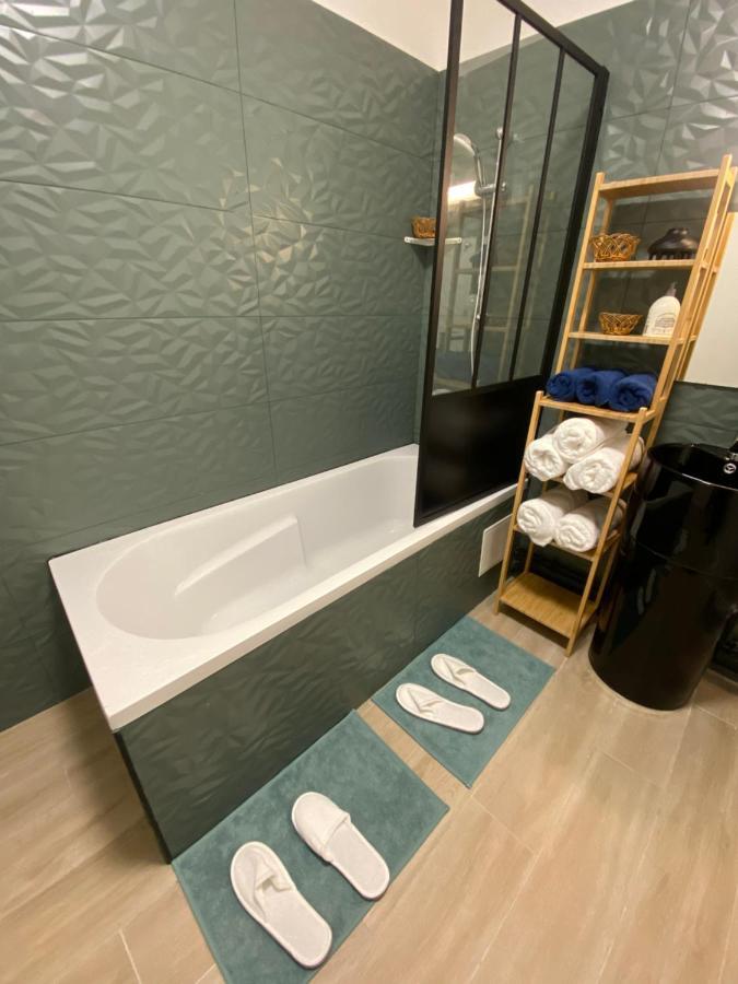 Grand Appartement Courbevoie Paris エクステリア 写真