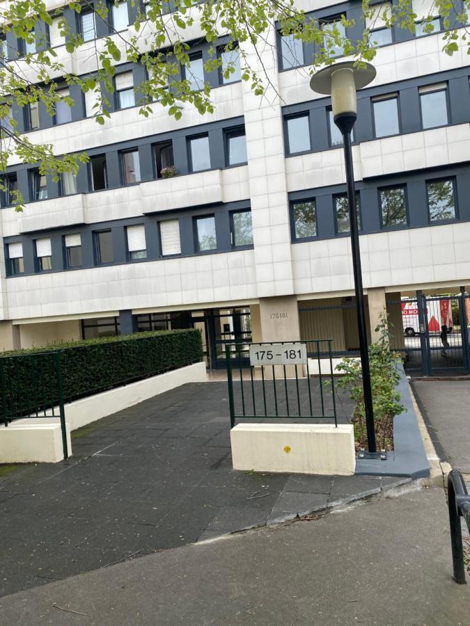 Grand Appartement Courbevoie Paris エクステリア 写真