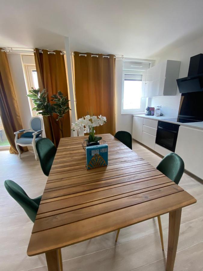 Grand Appartement Courbevoie Paris エクステリア 写真